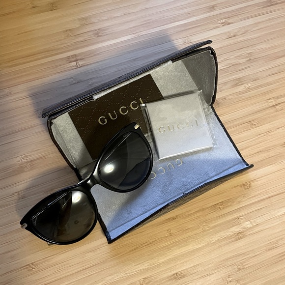 Gucci Accessories - Gucci sunglasses